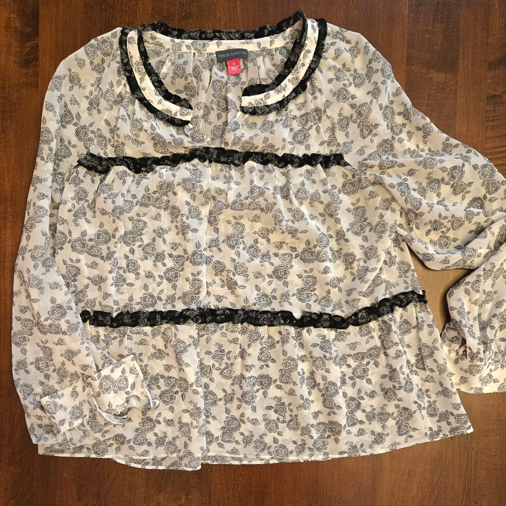 Small Vince Camuto Swing Top